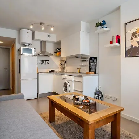 Apartamento En Las Tablas Con Garaje Y Piscina Alquiler Temporal Madrid Exterior photo