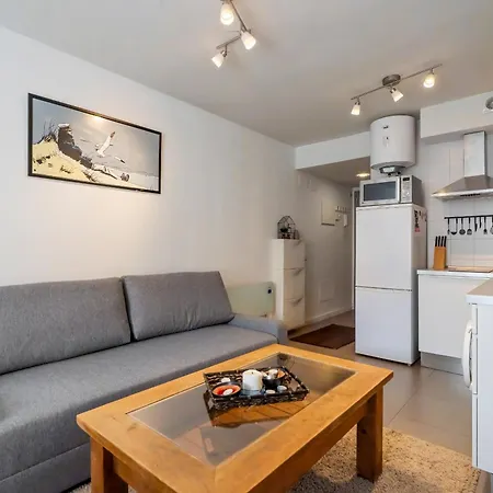 Apartamento En Las Tablas Con Garaje Y Piscina Alquiler Temporal Madrid Exterior photo