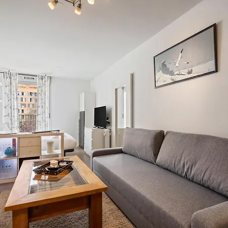 Apartamento En Las Tablas Con Garaje Y Piscina Alquiler Temporal Madrid Exterior photo